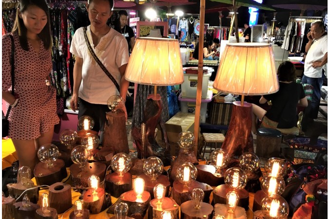 Luminaires en bois précieux